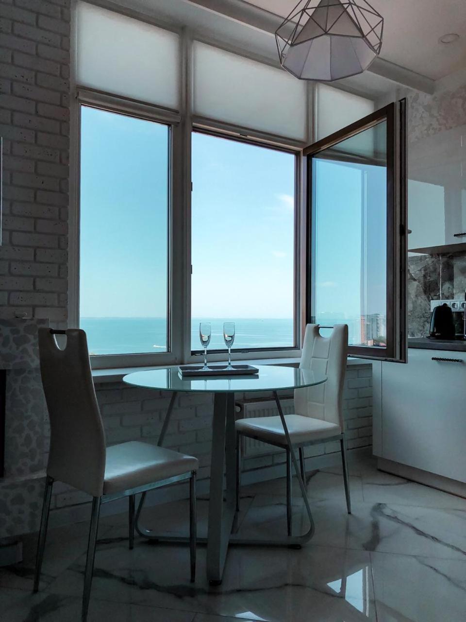 M&P Vip Appartments In Arkadia Odesa Room photo