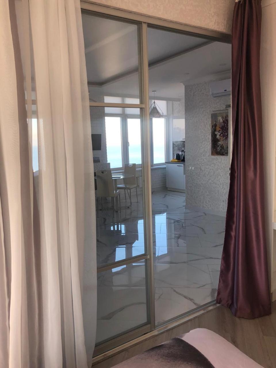 M&P Vip Appartments In Arkadia Odesa Room photo