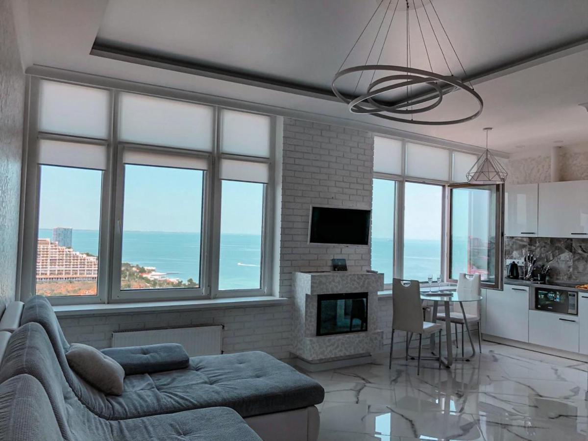 M&P Vip Appartments In Arkadia Odesa Room photo